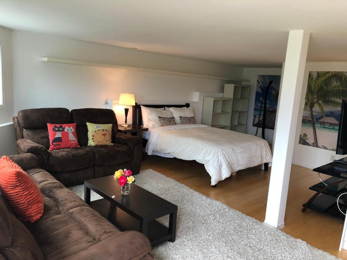 One Bedroom Suite Near Hillside Mall Oak Bay Exterior foto